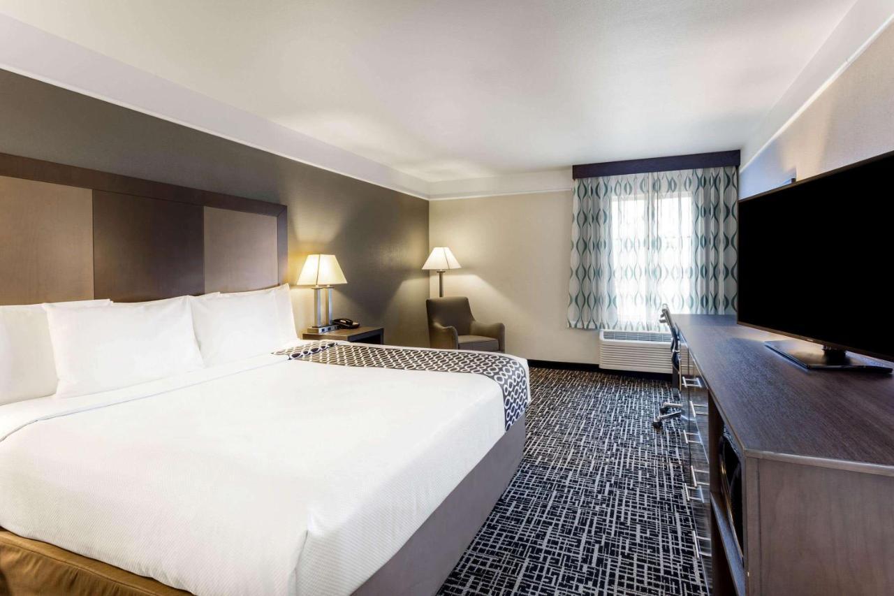 La Quinta By Wyndham Seguin Hotell Exteriör bild